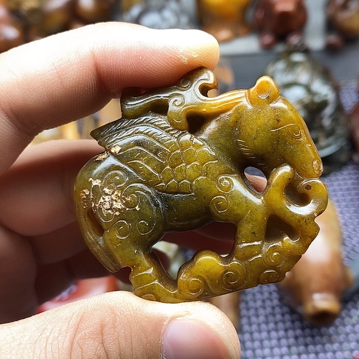 未镶嵌蛇纹石玉颈饰