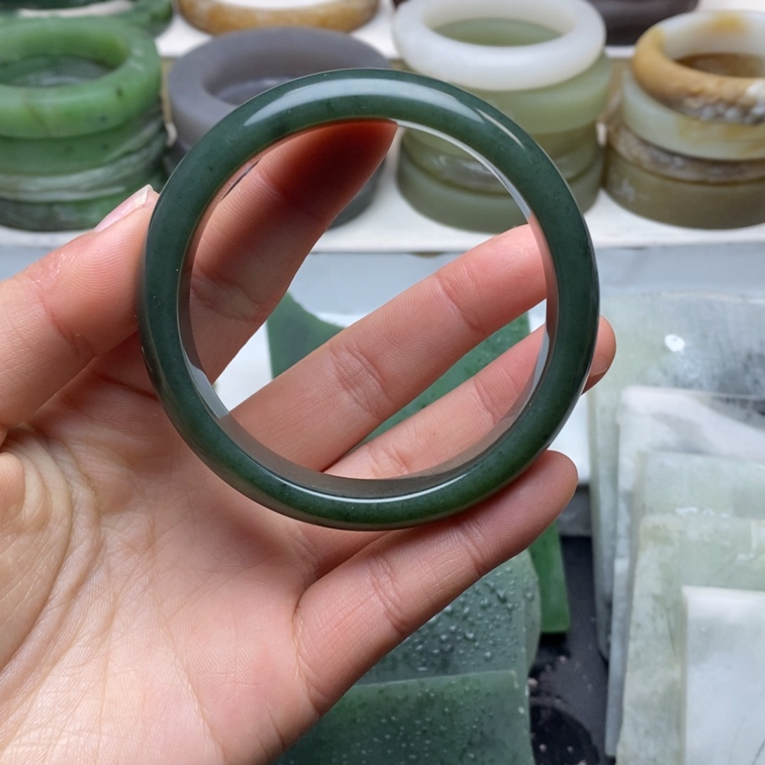 【闪购商品】和田玉手镯未镶嵌成品