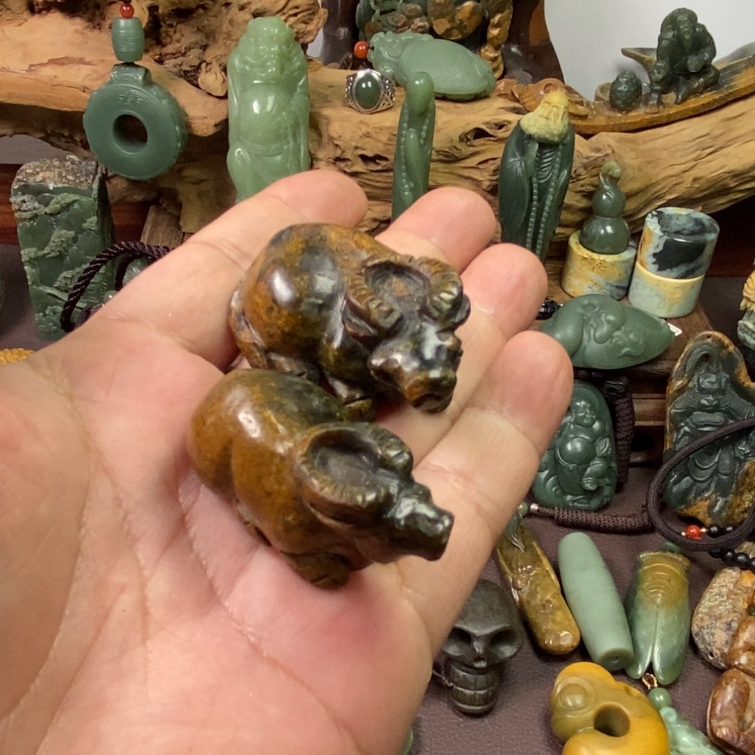 岫岩河磨玉（透闪石质玉）把件未镶嵌一**白