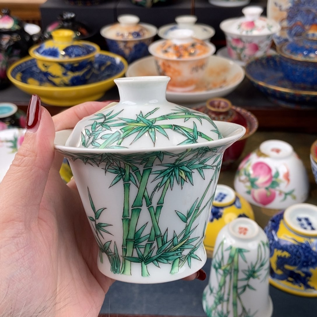 陶瓷艺术家的作品是一种