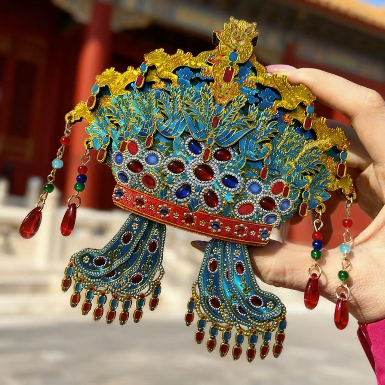 十三陵博物馆 | 文创用品 孝靖皇后十二龙九凤冠 冰箱贴