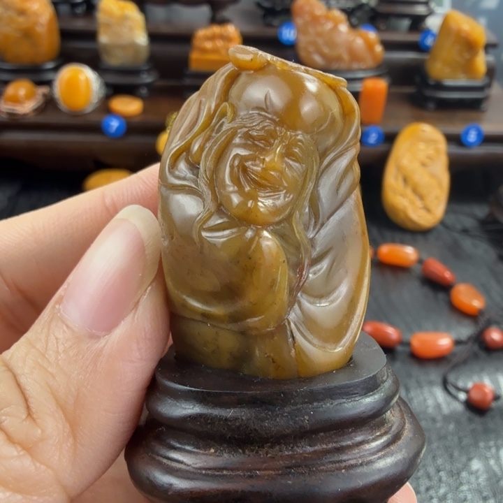 田黄石长眉罗汉摆件
