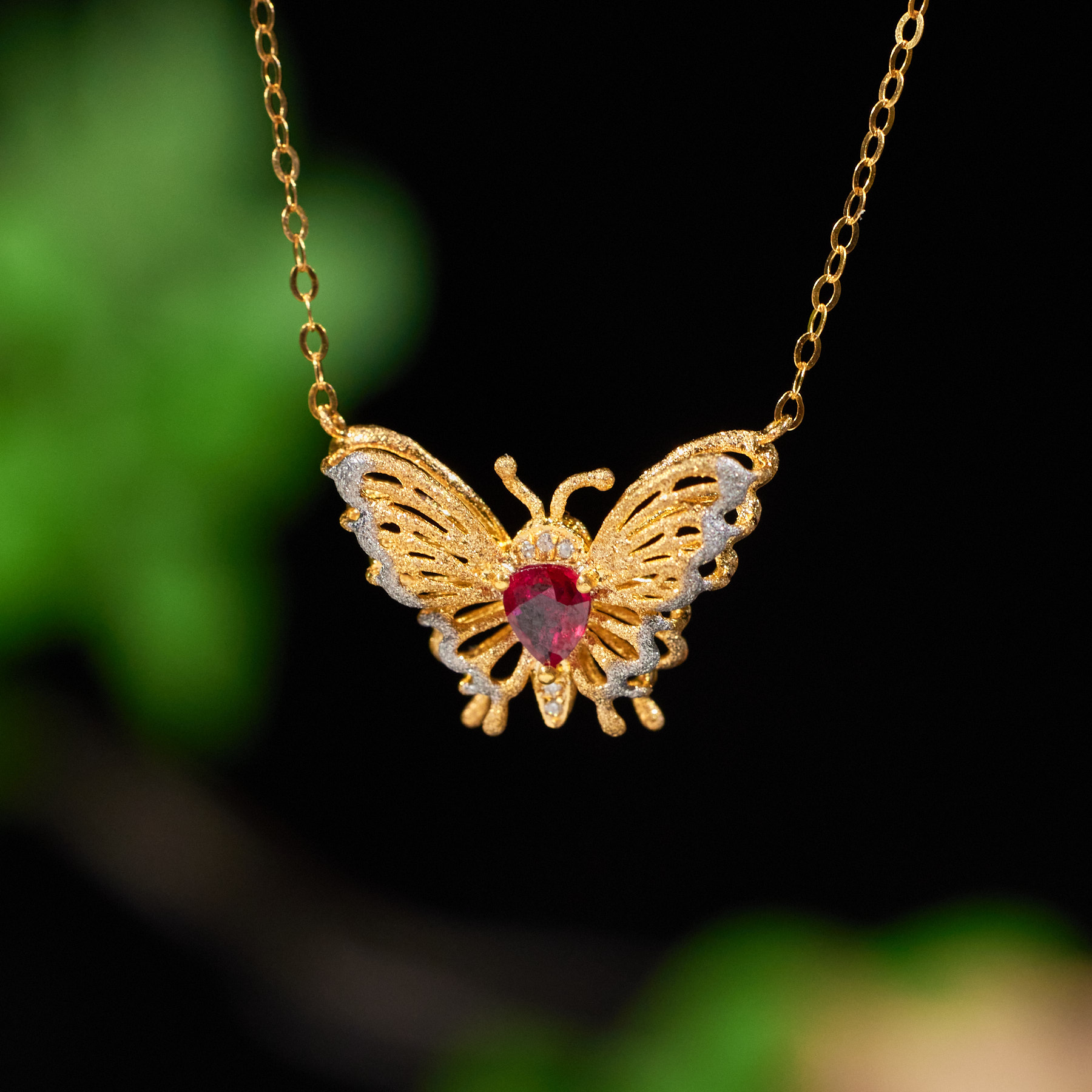 玉峰珠宝丨安娜【鞍鞯】红宝石项链*18K镶嵌*S1172多样性发其一