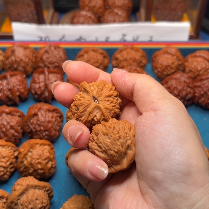 吊坠桃核S****.好好好好好好