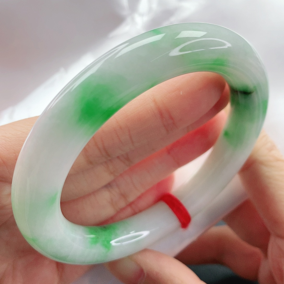 翡翠手镯未镶嵌，037