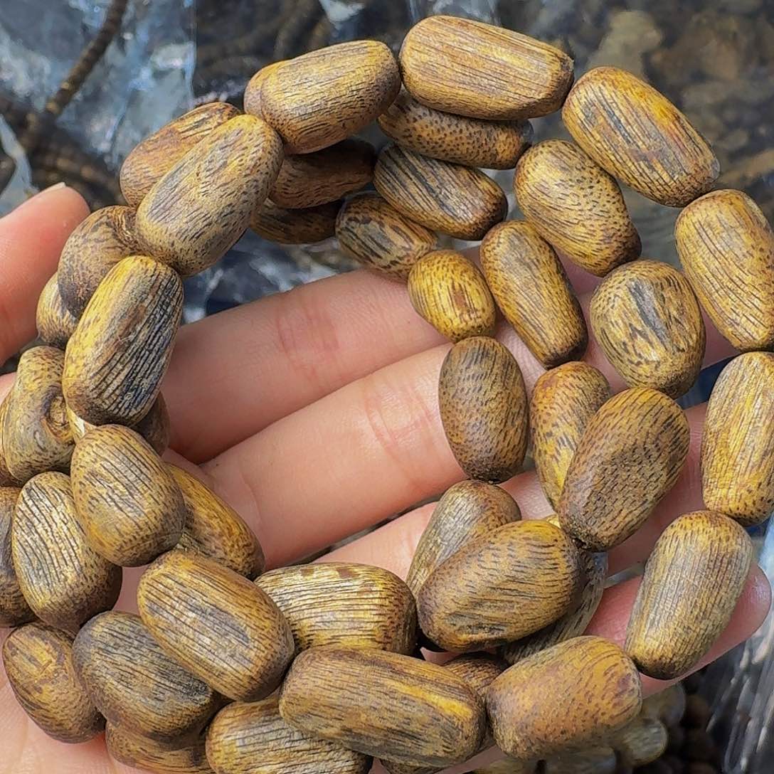 沉香手串乌身留疤多样性发一