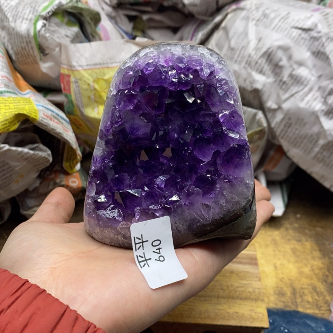 水晶乌拉圭未镶嵌