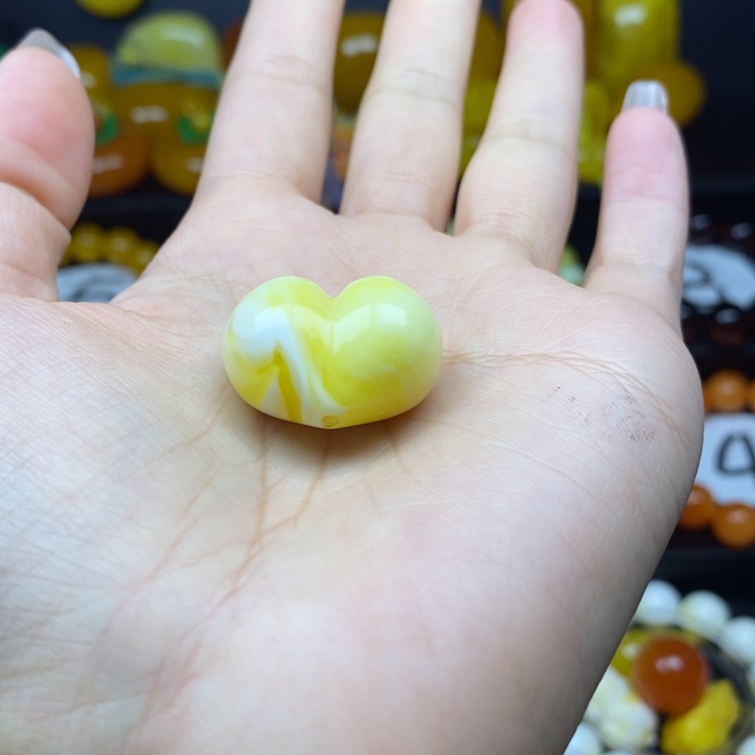 吃***鱼爱心吊坠000111一颗