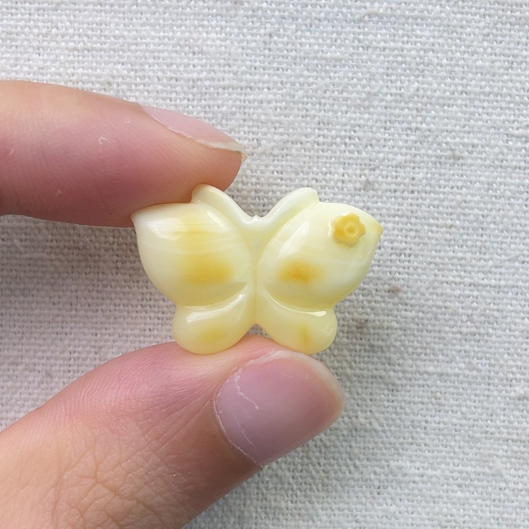 琥珀未镶嵌珠宝奇石蝴蝶