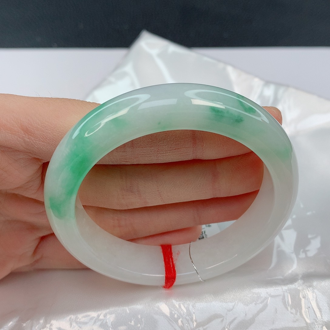 翡翠手镯未镶嵌52.8正圈白底青