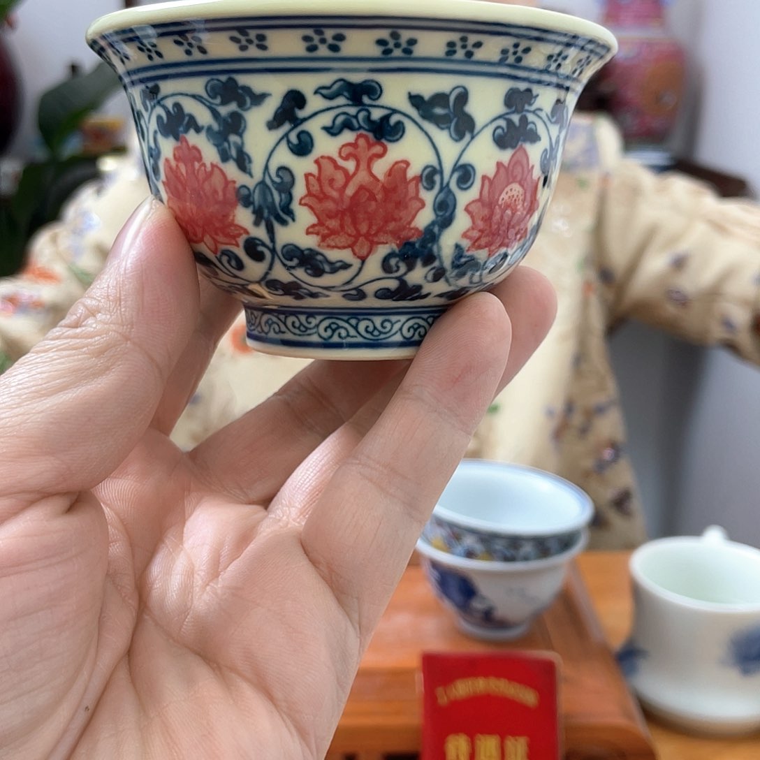 景德镇陶瓷压手杯