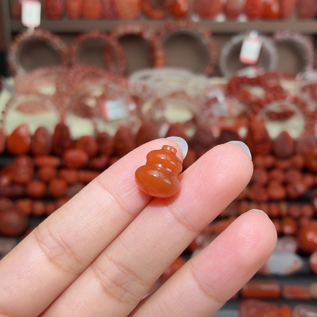 南红玛瑙未镶嵌颈饰胖葫芦