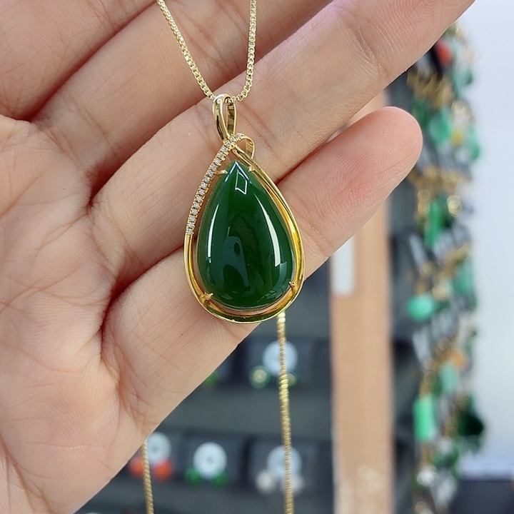 吊坠(赠链)18K金镶嵌和田玉