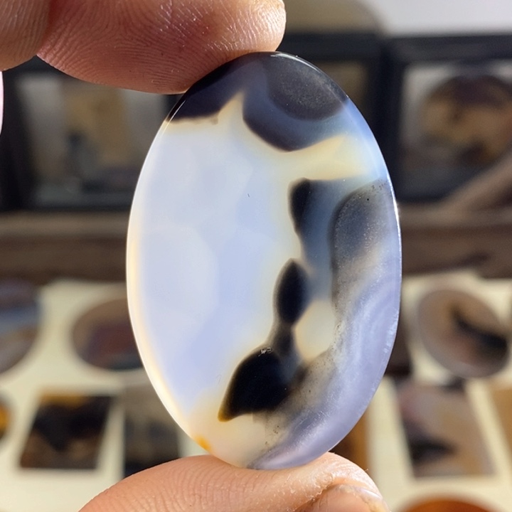 玛瑙/玉髓颈饰未镶嵌