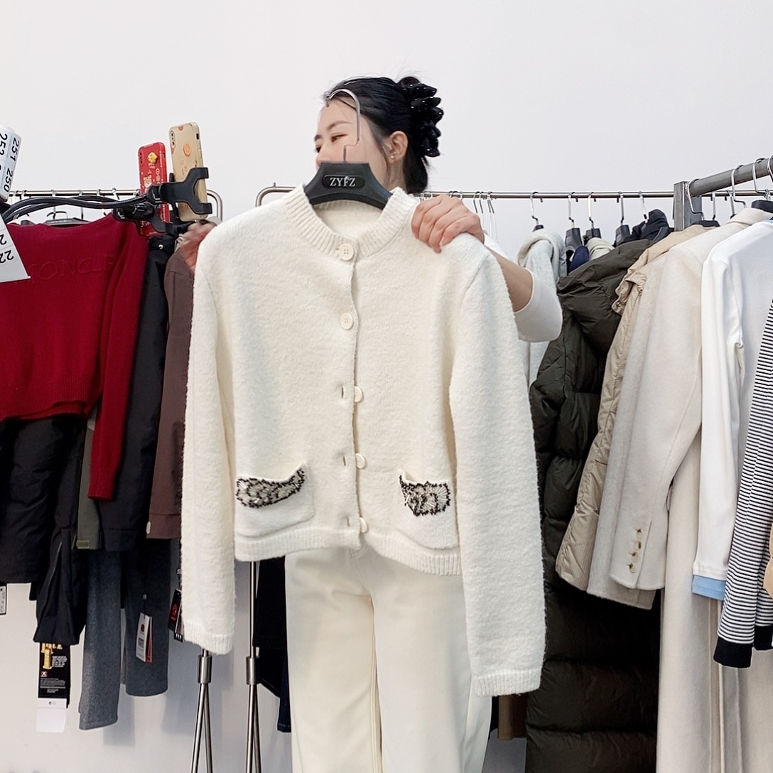 130斤以内开衫白色