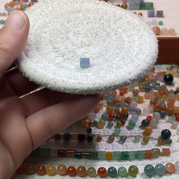 翡翠散珠未镶嵌定制翡翠桶珠卡7.2*6.4