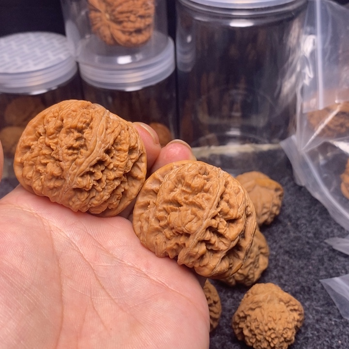 吊坠文玩核桃47大粗筋