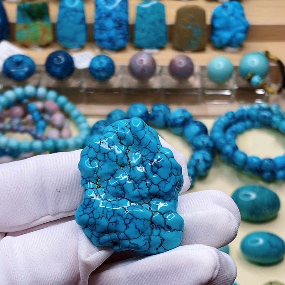 绿松石未镶嵌珠宝奇石