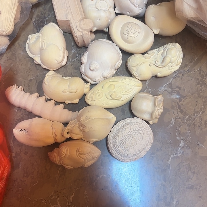 金***花黄杨木黄杨木瑕疵把件