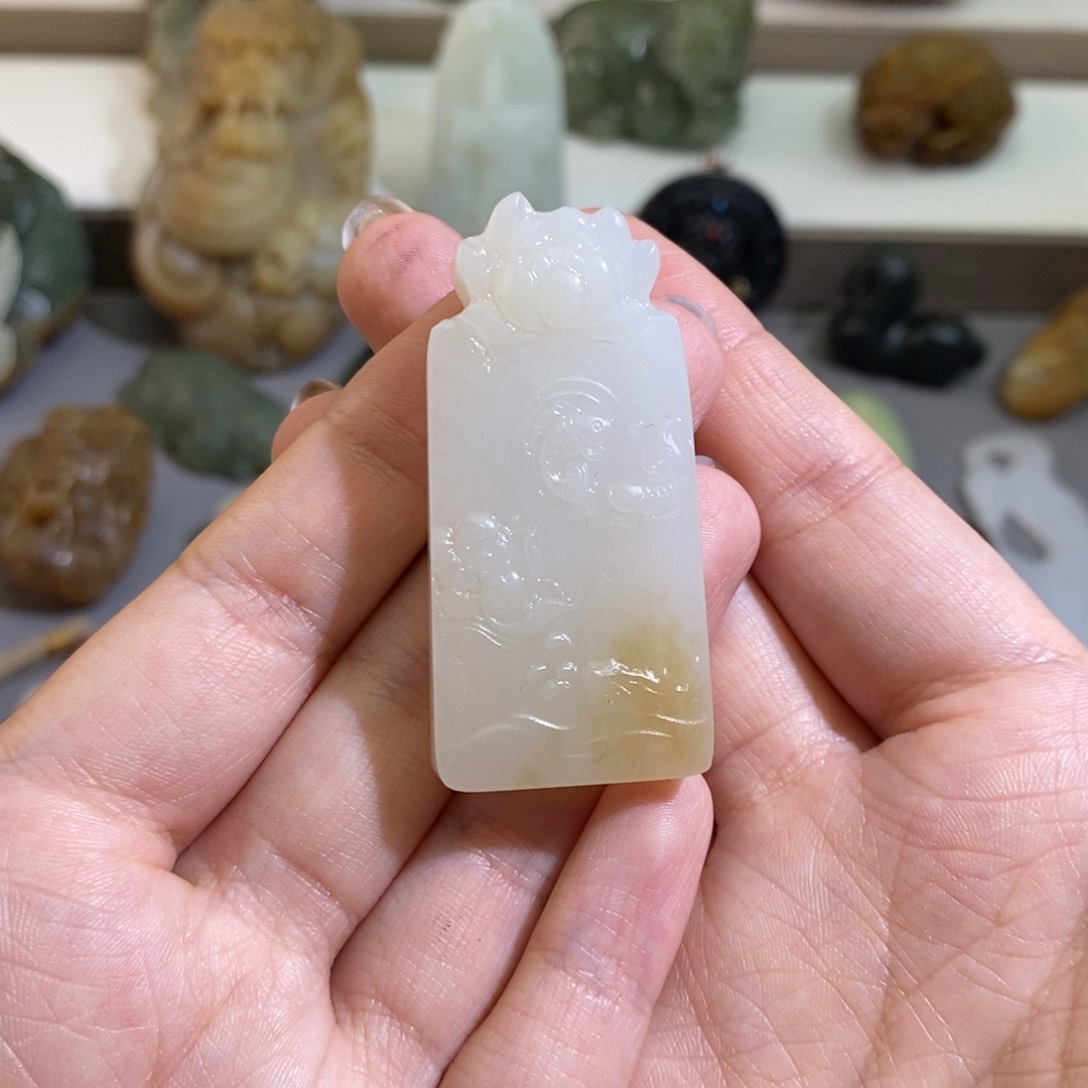 和田玉颈饰未镶嵌定制