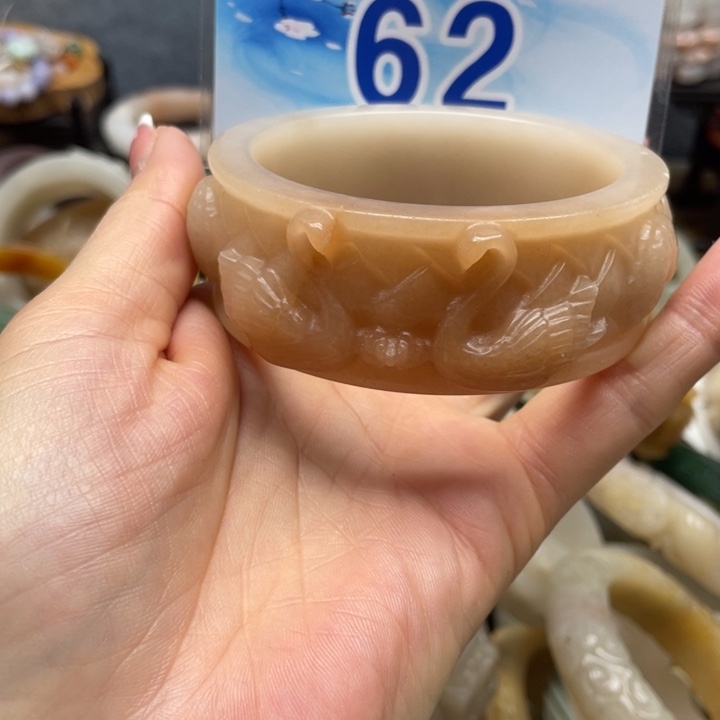 石英岩玉未镶嵌手镯