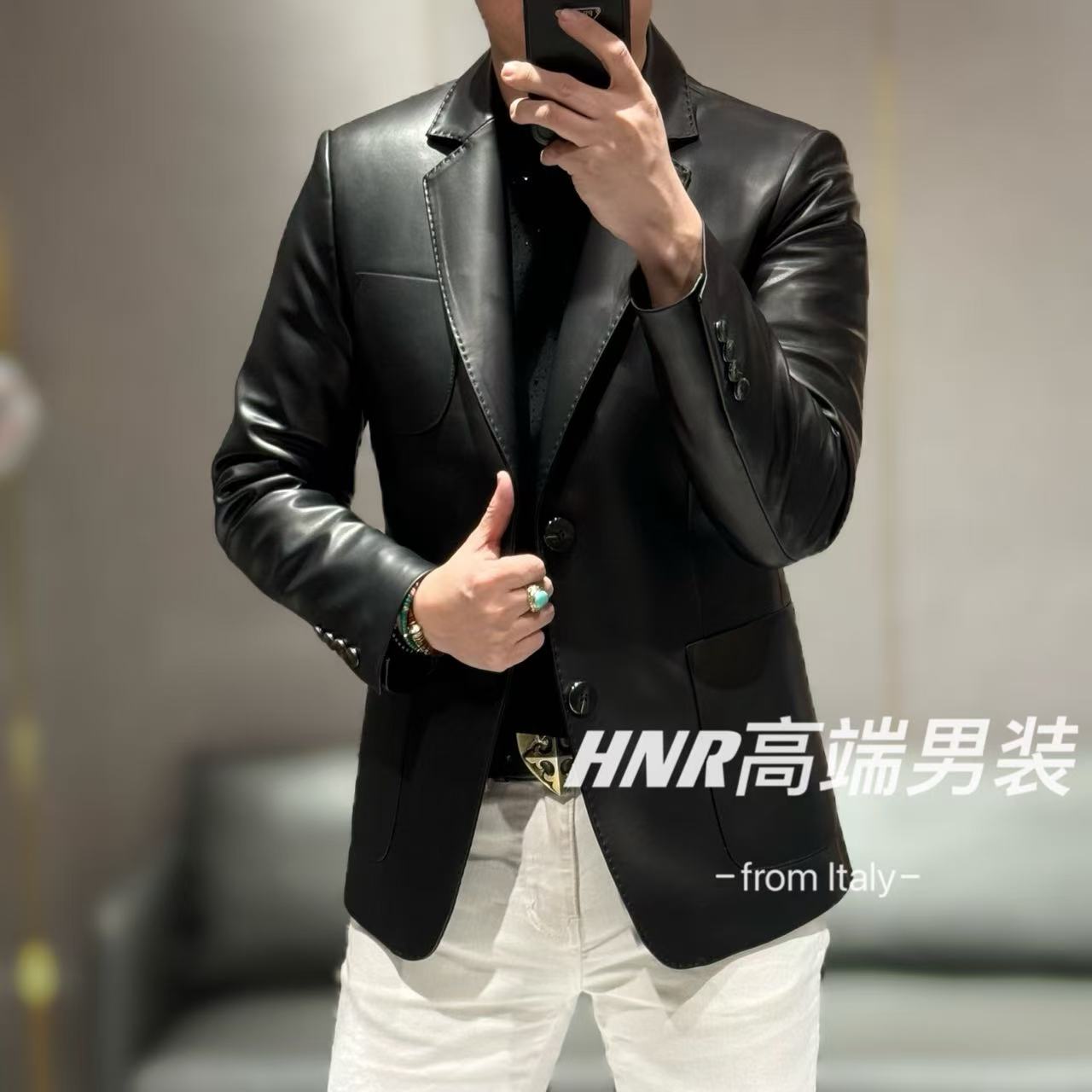 经典纯色设计简约时尚高端大气羽绒皮衣2025