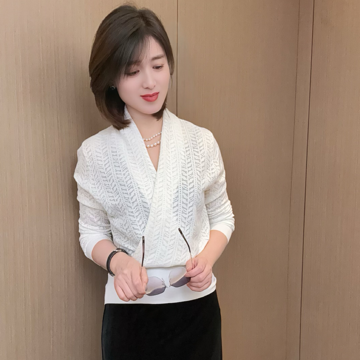 柏澜慧琳【轻职风上衣】休闲长袖女V领时尚短款毛针织衫通勤风
