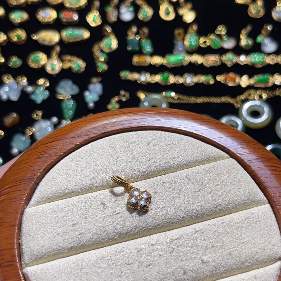 盟****定制翡翠18K金镶嵌