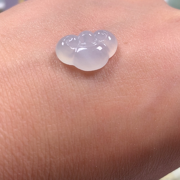 翡翠未镶嵌颈饰冰胶小如意