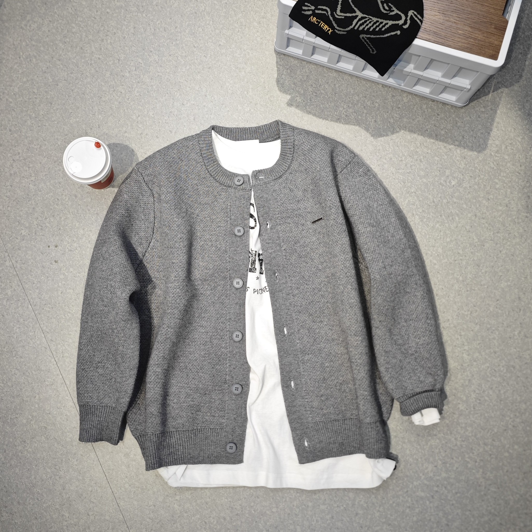 毛衣开衫86788男女同款秋冬新款设计师i简约复古中性风圆领上衣