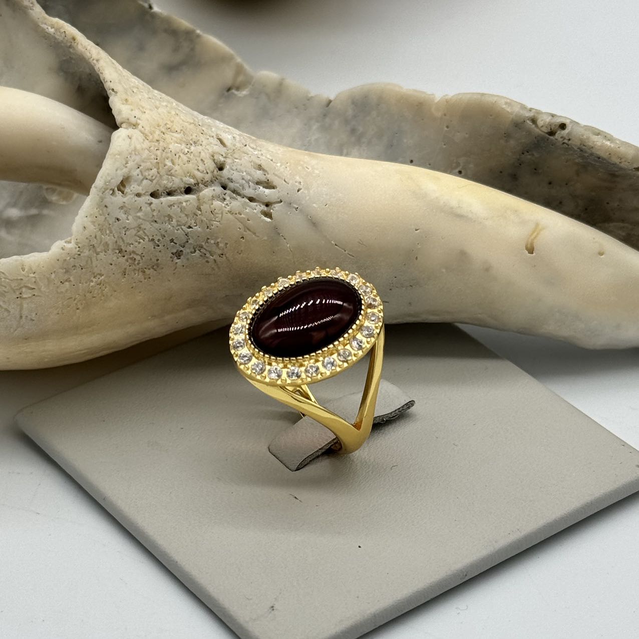 Bak Gvzal Jawayirat乔美琥珀首饰戒指