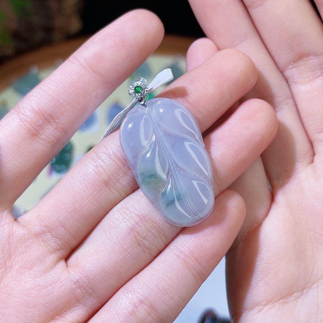 翡翠颈饰18K金镶嵌翡翠