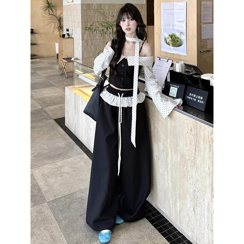 早秋穿搭一整套秋季韩系少女波点一字肩抹胸上衣阔腿裤两件套装女