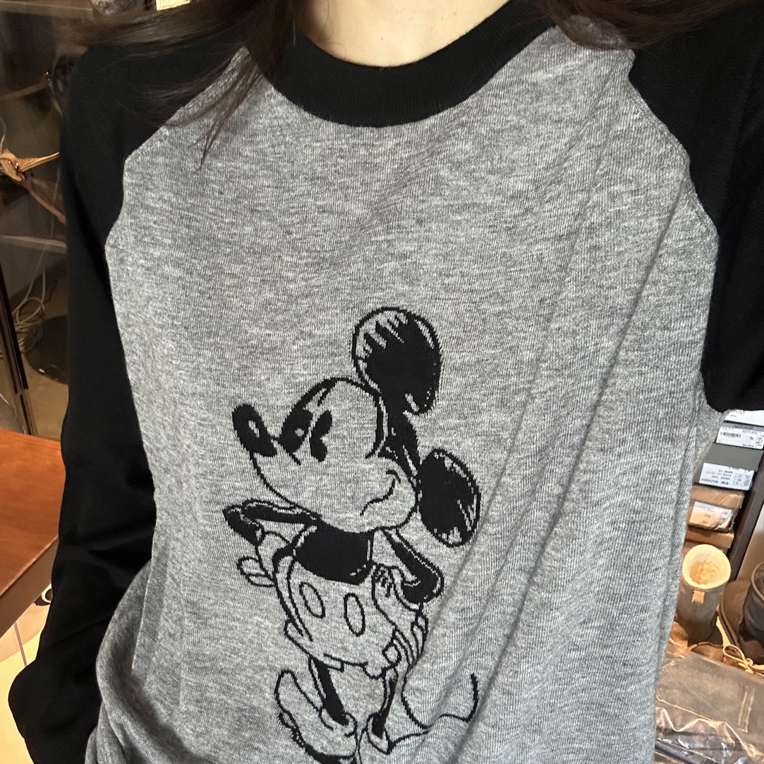 【哈哈推荐】黑灰米奇毛衣 