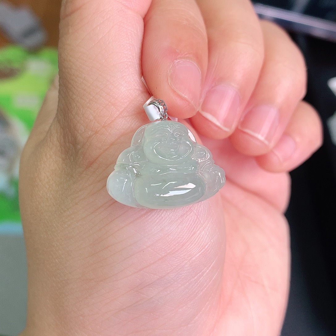 翡翠颈饰18K金镶嵌冰胶绿佛公