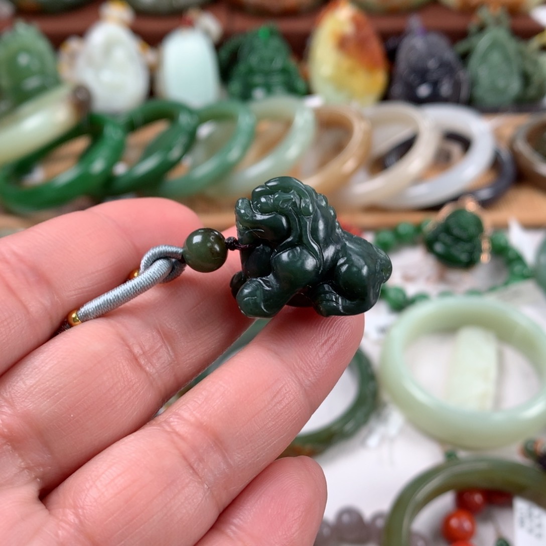 和田玉颈饰未镶嵌