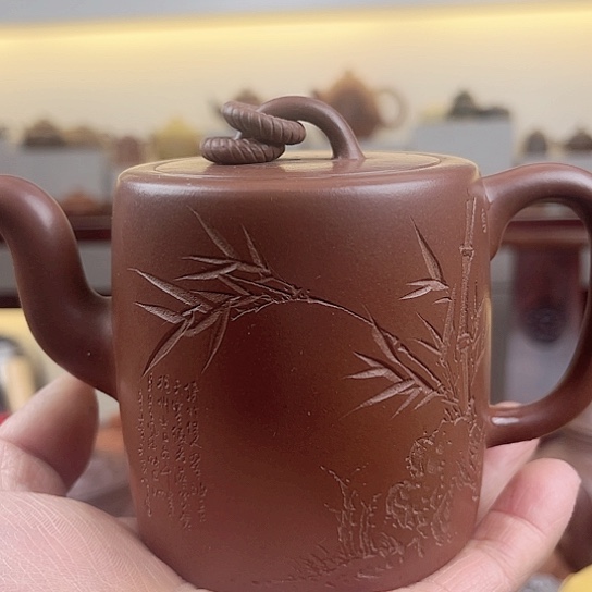紫砂茶壶是的……是个很