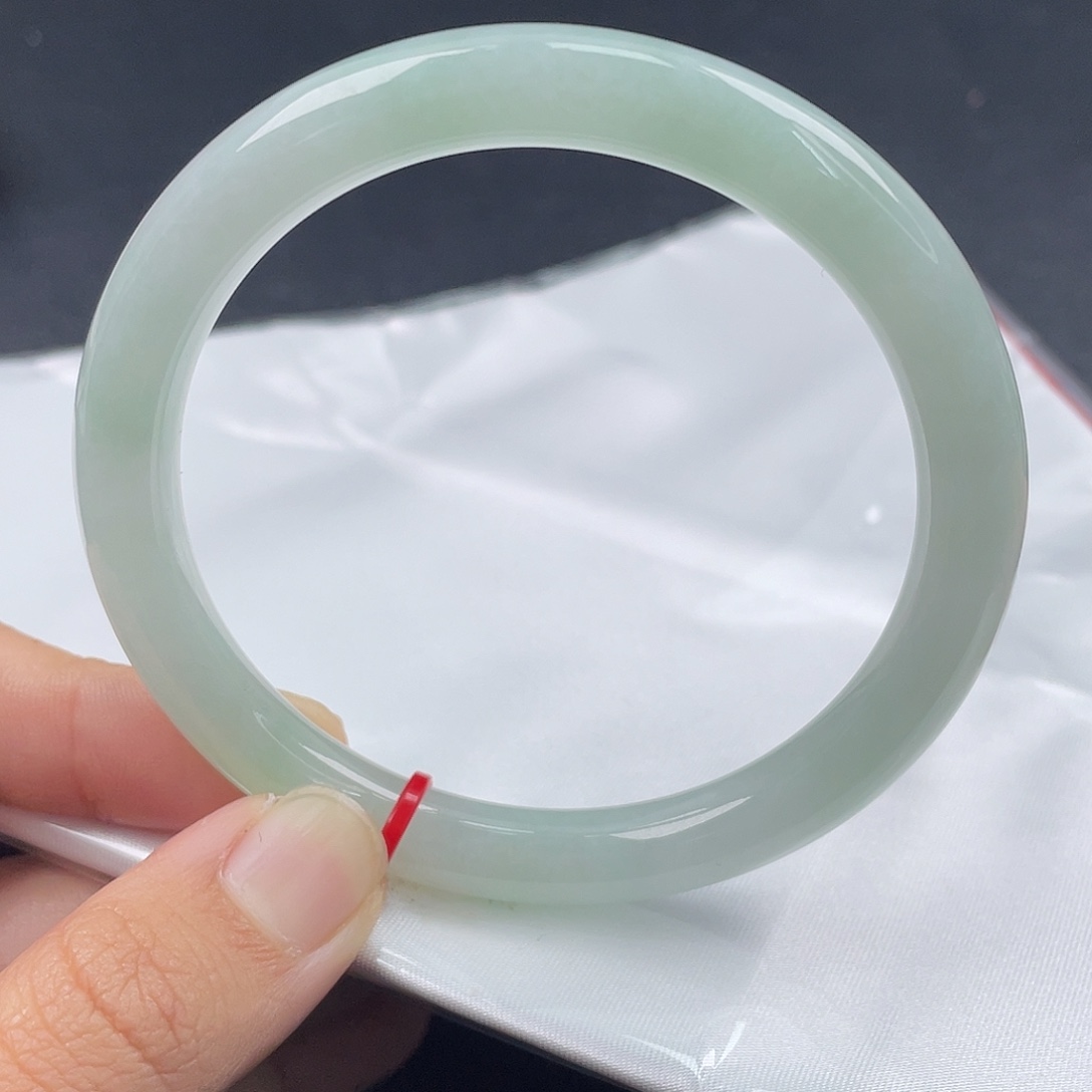 夏***子翡翠未镶嵌手镯5960圈