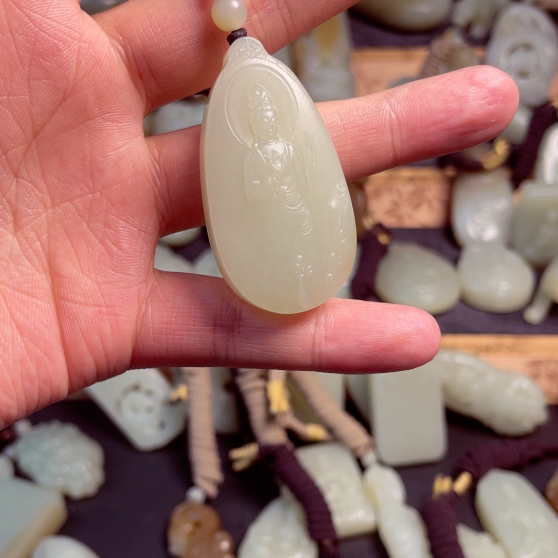 和田玉颈饰未镶嵌