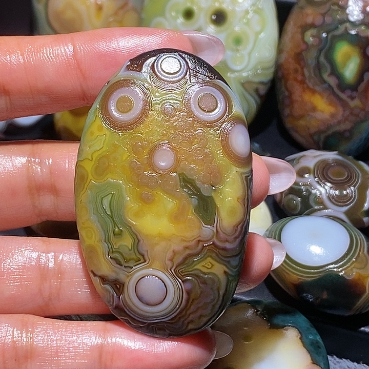 玛瑙/玉髓未镶嵌珠宝奇石30