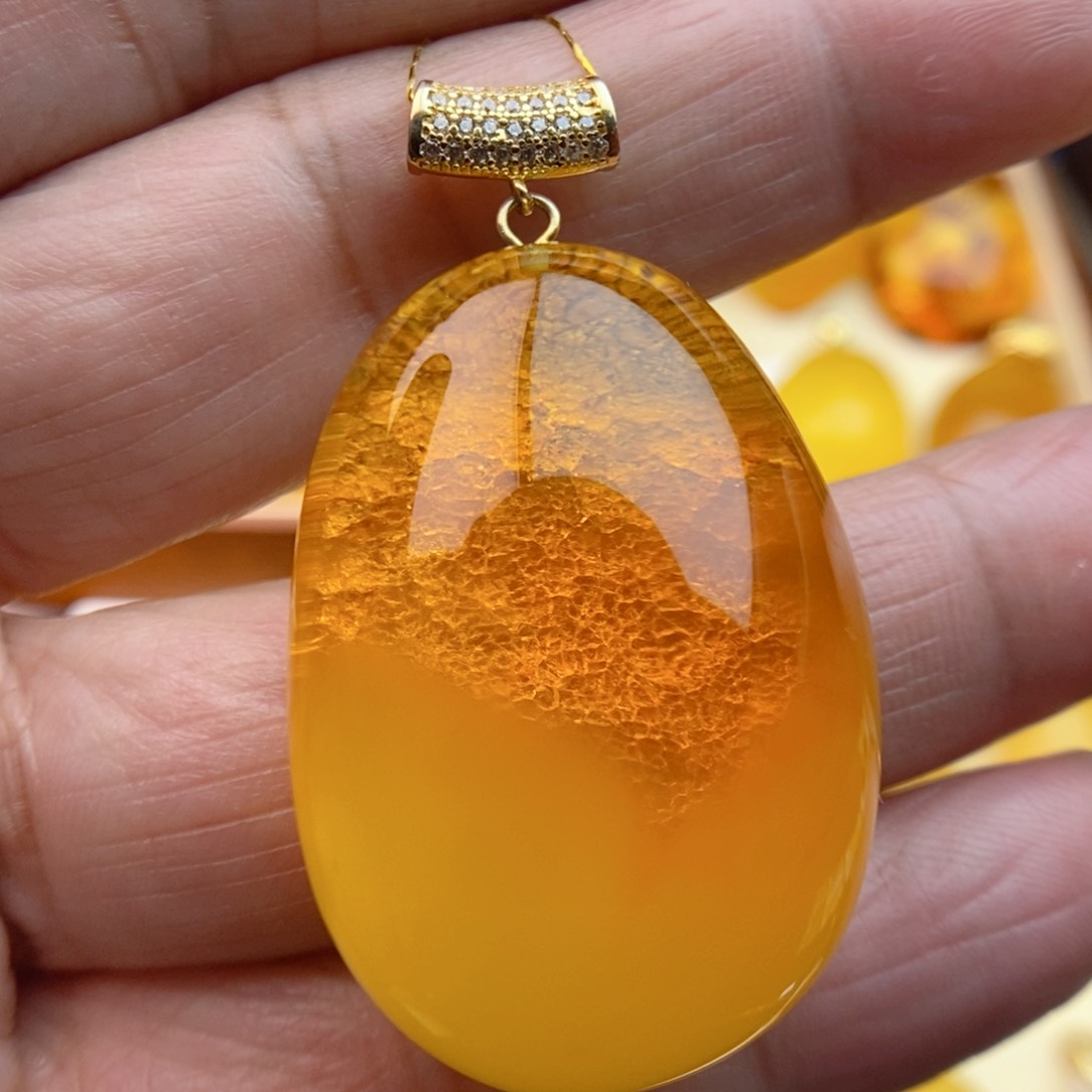 琥珀颈饰银S925镀金镶嵌