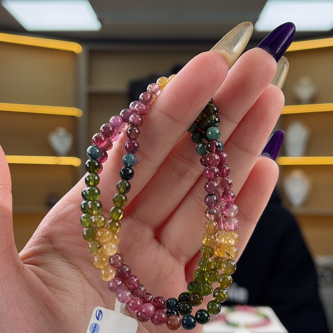 碧玺碧玺4mm（多样性发一件未镶嵌