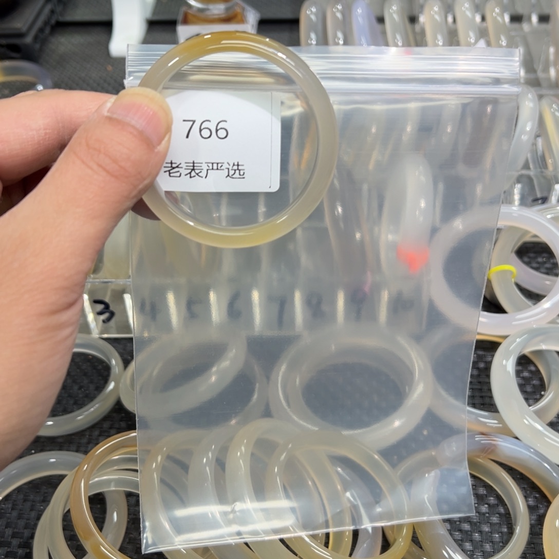 玛瑙/玉髓手镯未镶嵌?51