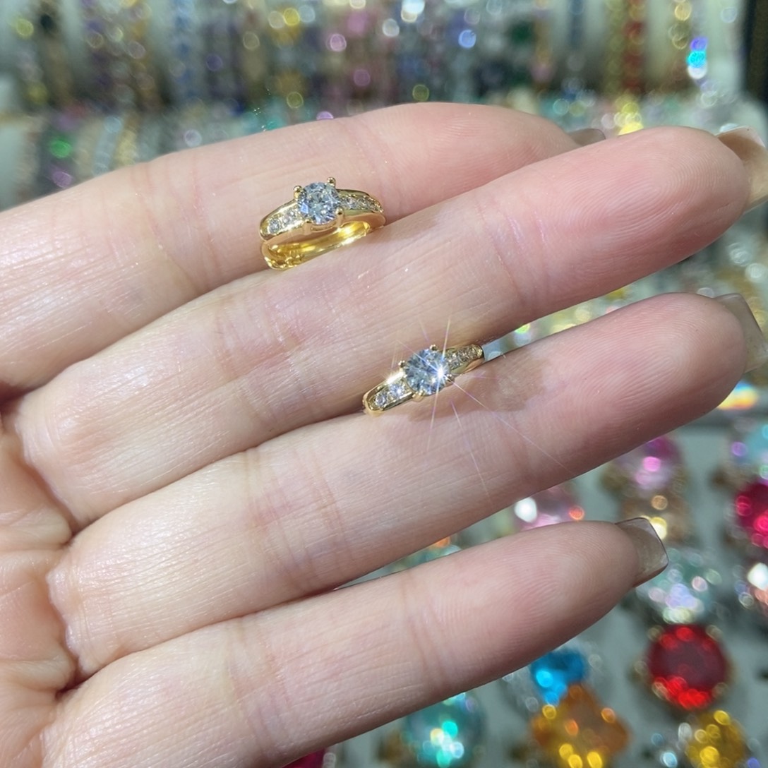 11锆石（处理）耳扣