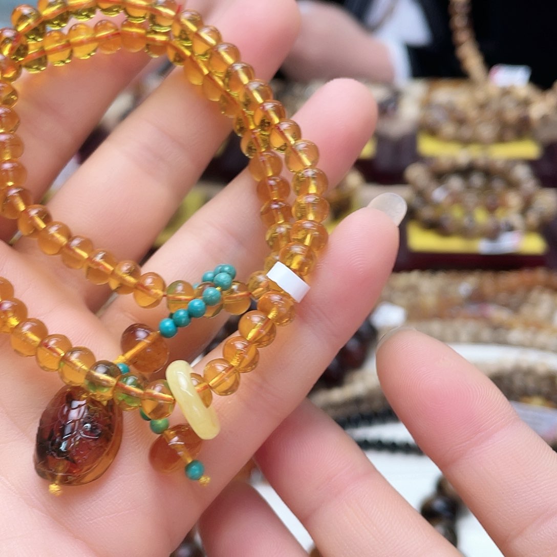 琥珀裸石未镶嵌六