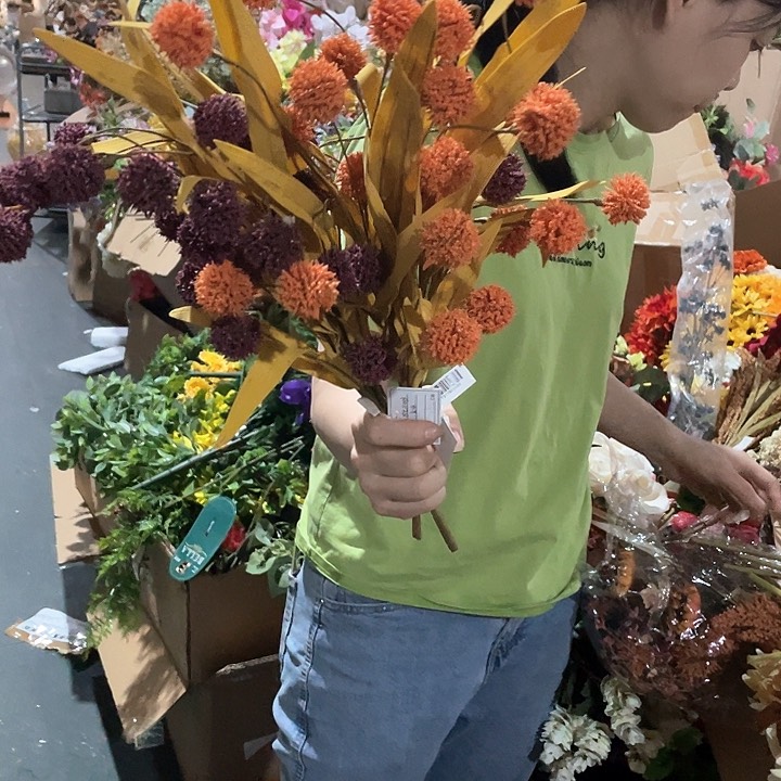 陶瓷花瓶，仿真绿植。