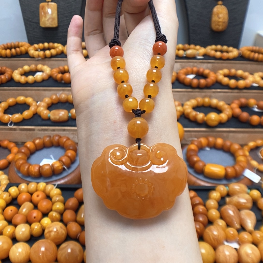 蜜蜡未镶嵌颈饰蜜蜡