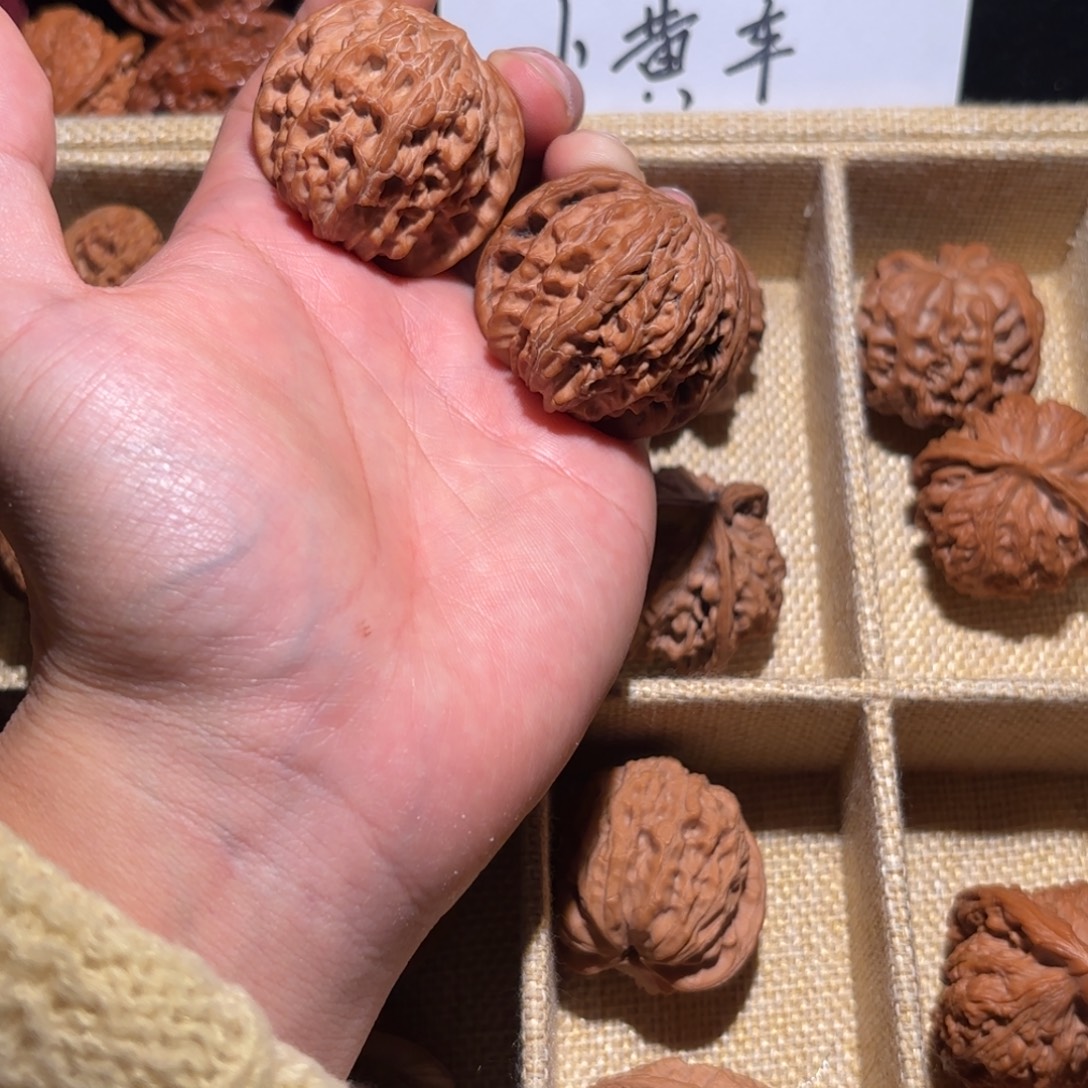 文玩核桃吊坠40红皮磨