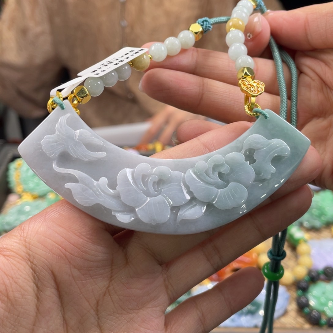 翡翠颈饰未镶嵌代编织