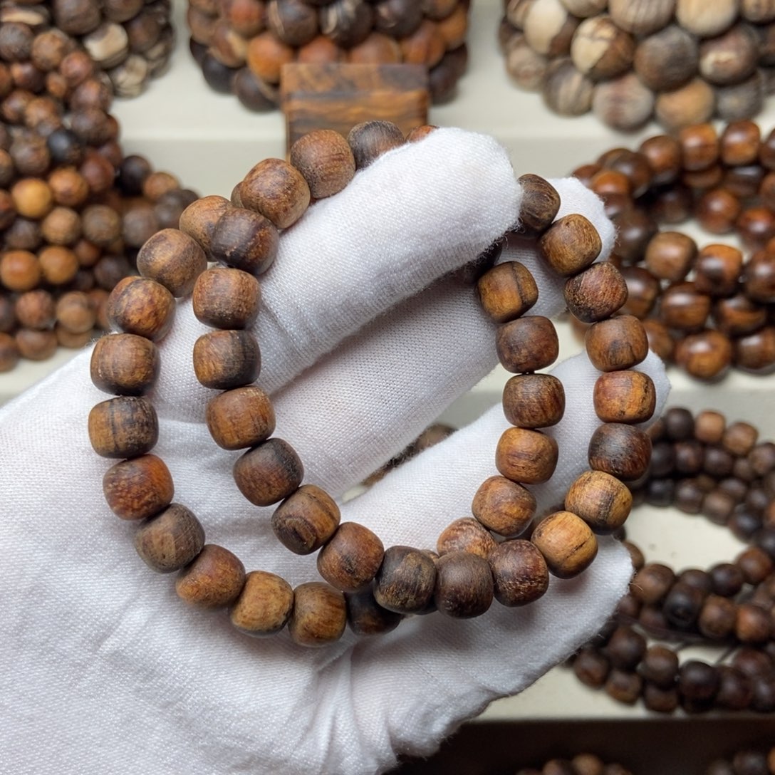 贡木福利8/9老型珠手串